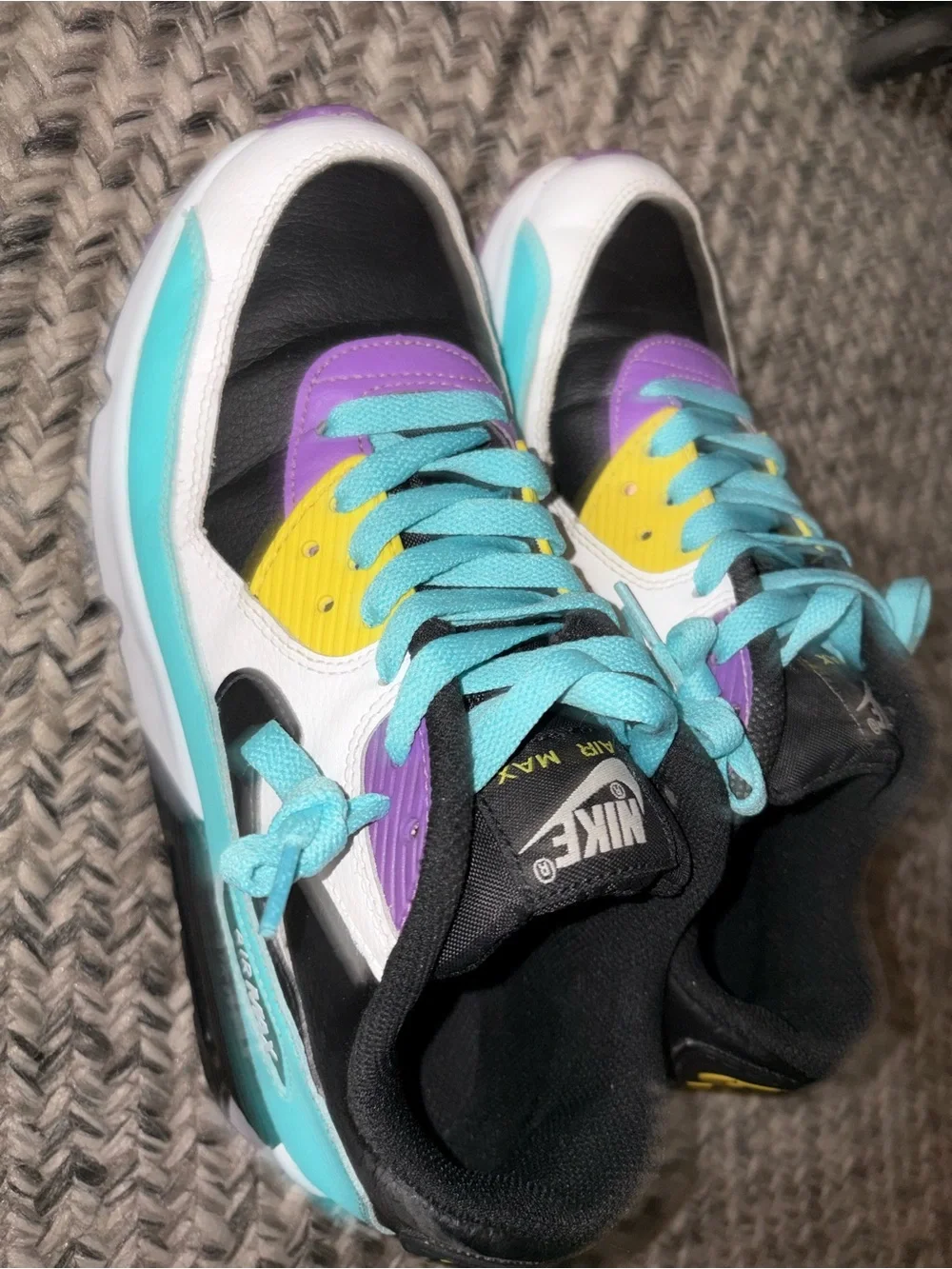 Nike bold multicolor